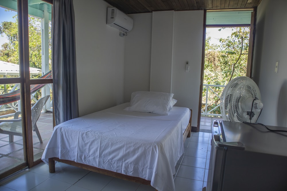 Basic Single Room, 1 Large Twin Bed, Accessible photo 1