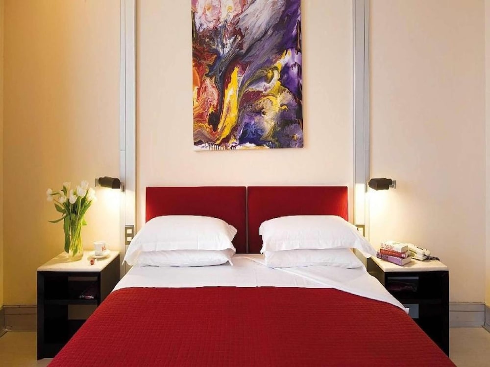 Classic Double Room Single Use photo 3