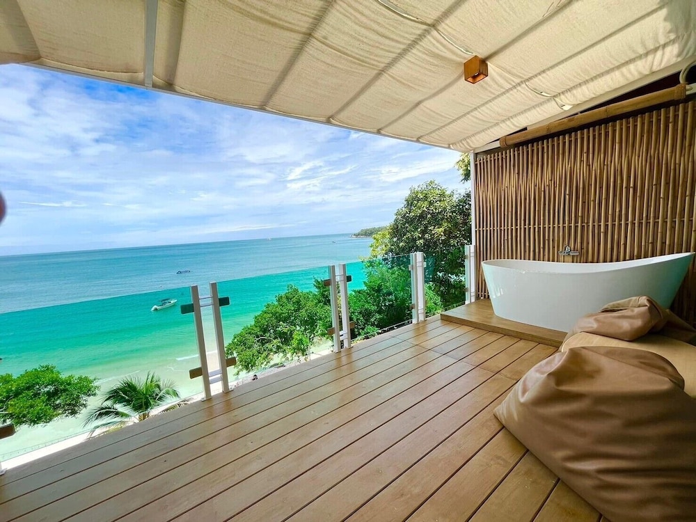 Panoramic Room, 1 King Bed, Ocean View photo 3