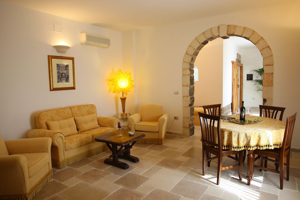 Suite - Photo 6