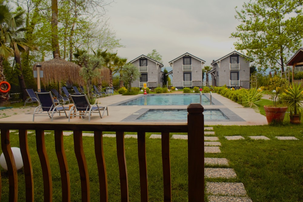 Senior Suite - Photo 10