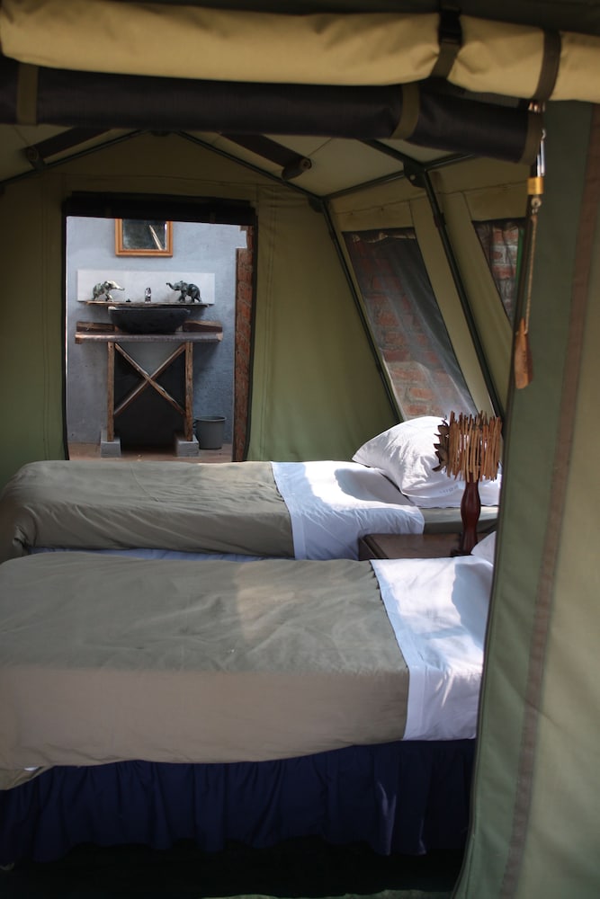 Classic Tent, 2 Twin Beds, Lake View photo 2