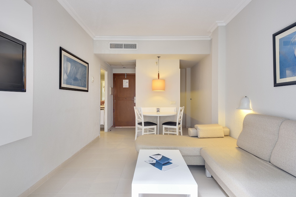 Apartment, 1 Bedroom, Balcony - Photo 1