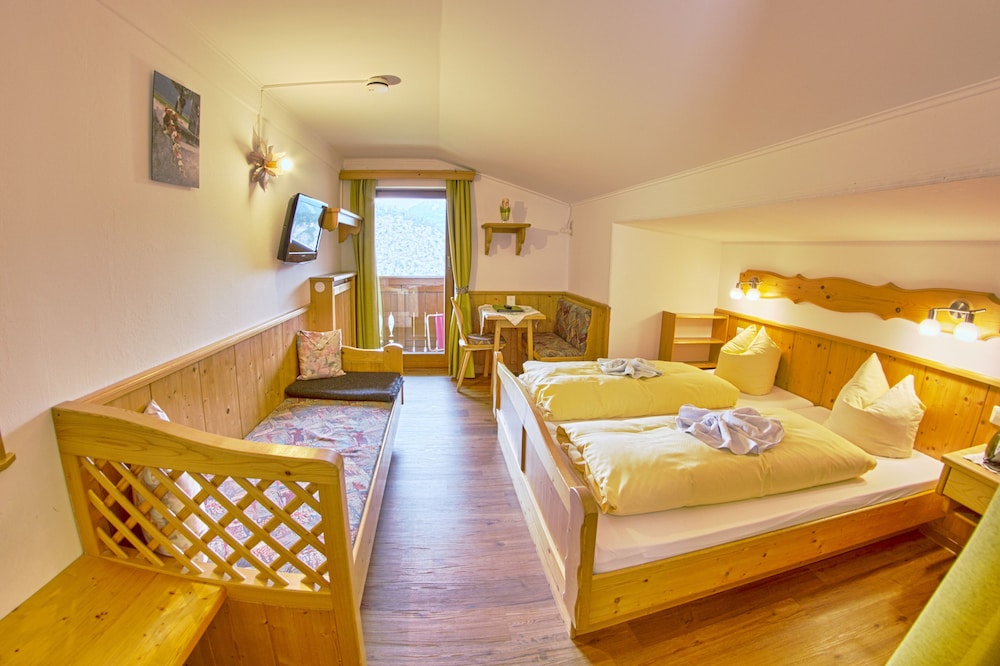 Double Room, Balcony (Attic Floor, Shower In The Room) photo 2