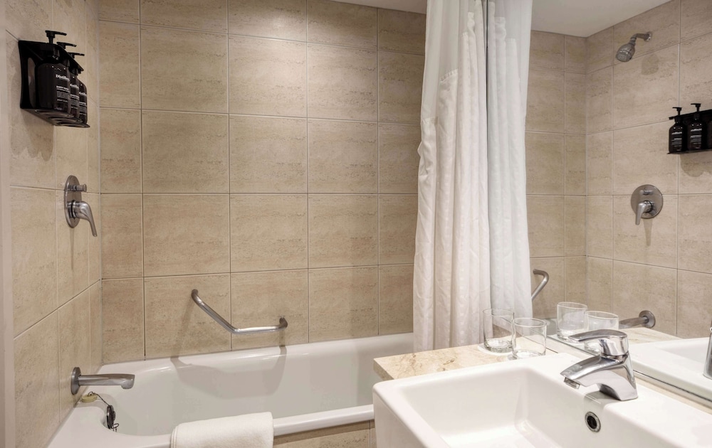 Superior Room, Multiple Beds - Photo 4