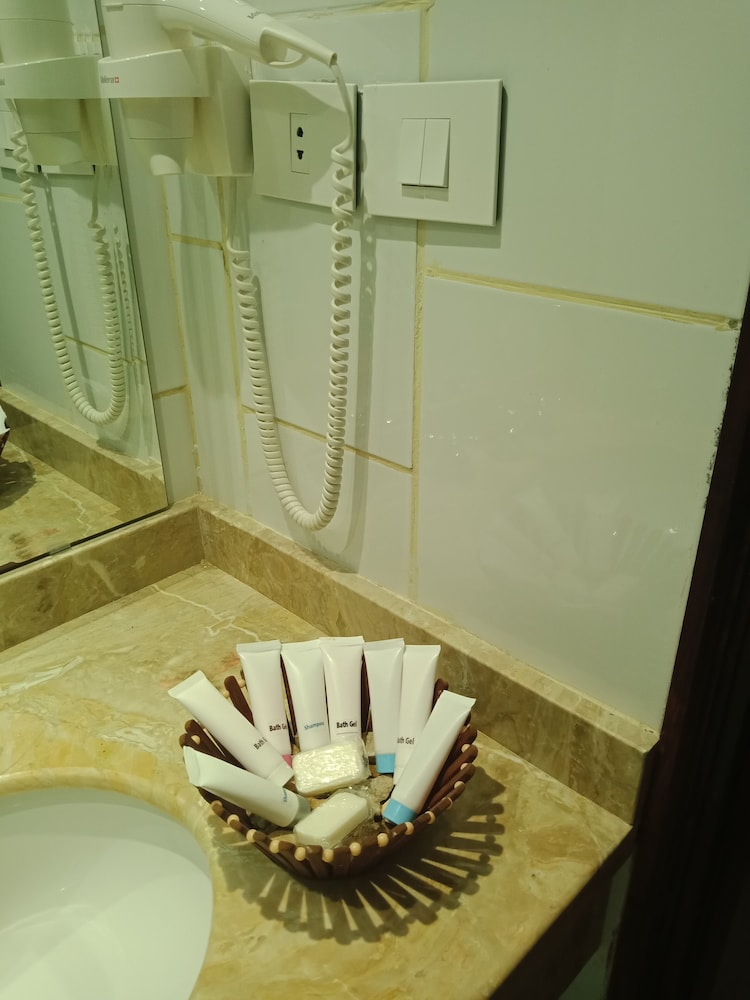 Standard Double or Twin Room - Photo 6