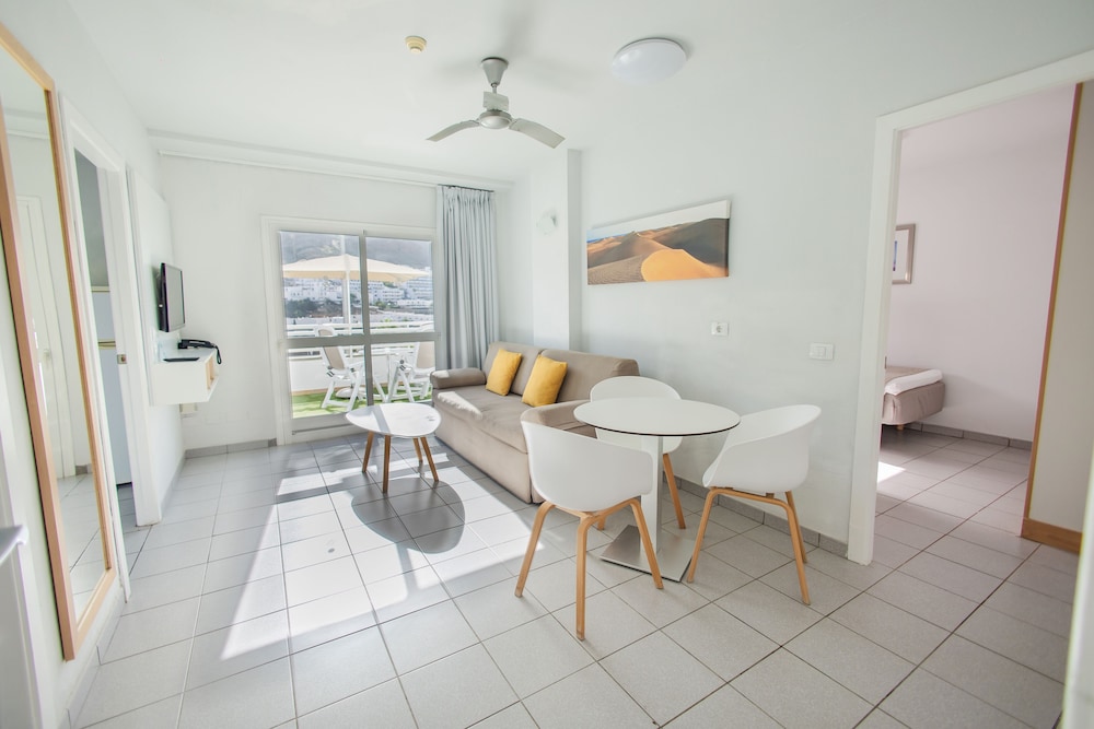 Apartamento Premium con Terraza y Bañera hidromasaje (Sunsuite/2adults) - Photo 8