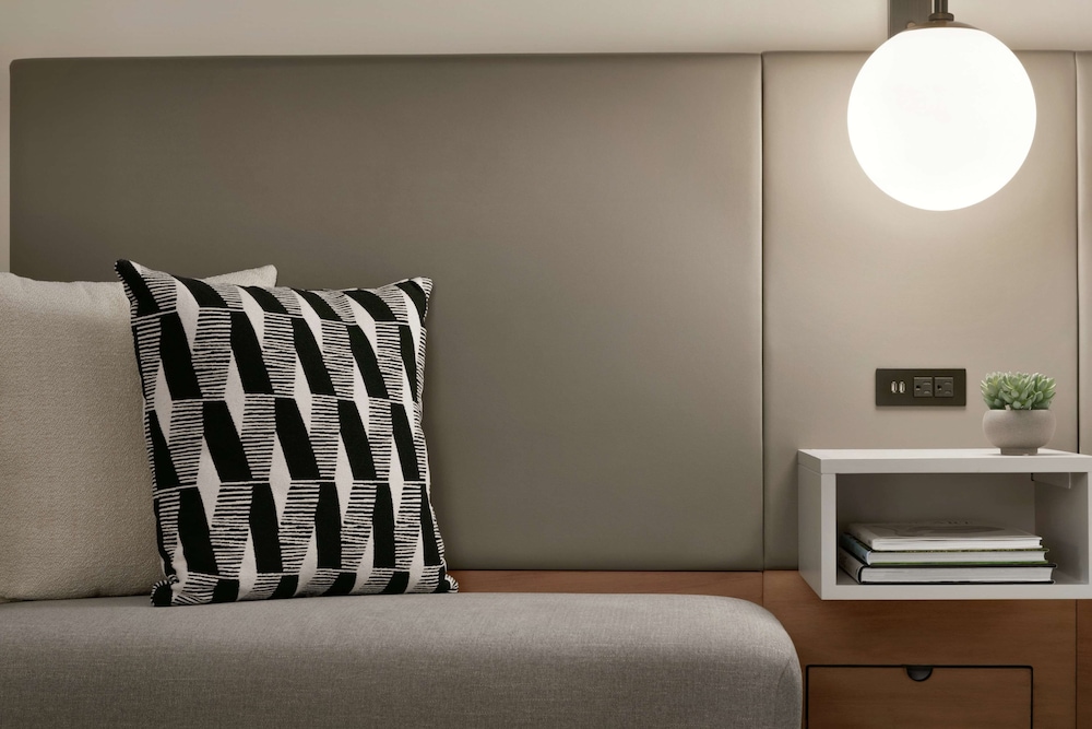 Junior Suite, 1 King Bed photo 3