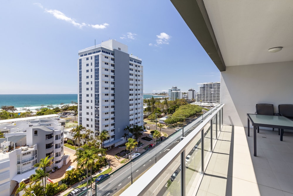 Two Bedroom Ocean View Apartment photo 3