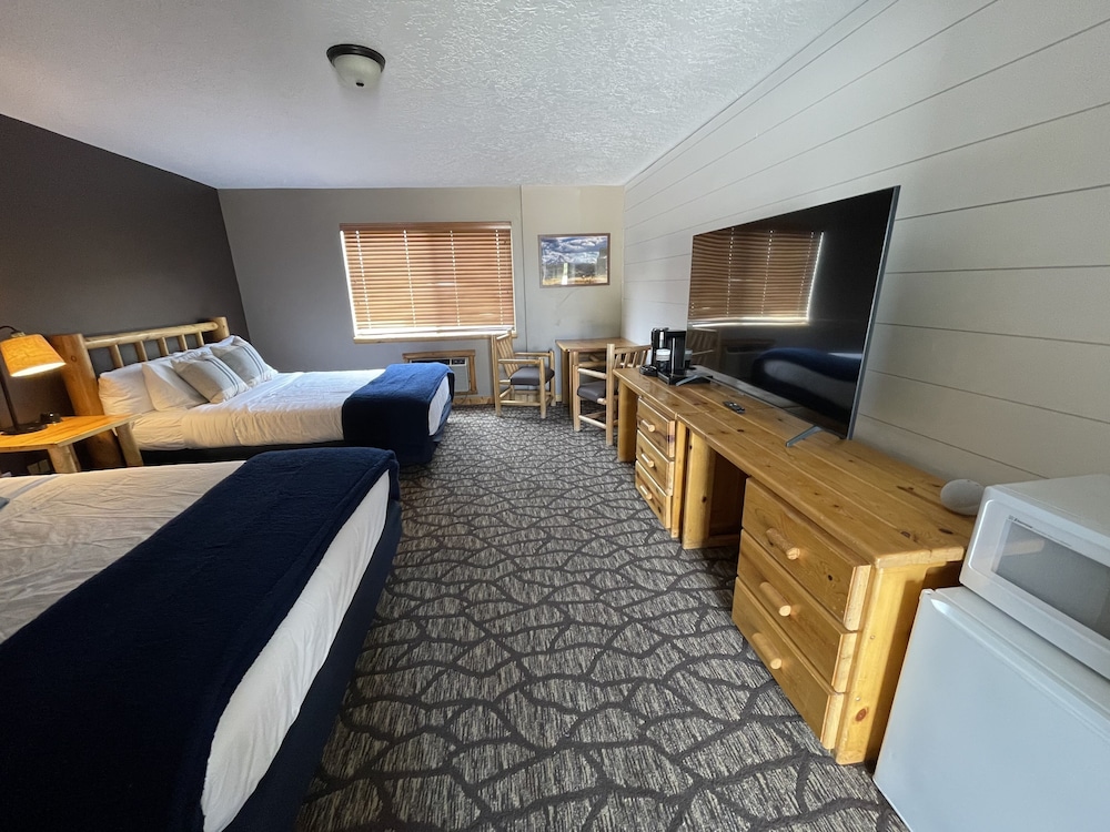 Traditional Room, 2 Queen Beds photo 1