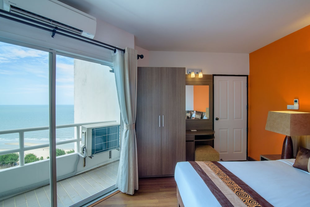 Executive Family Ocean View Suites - Photo 2