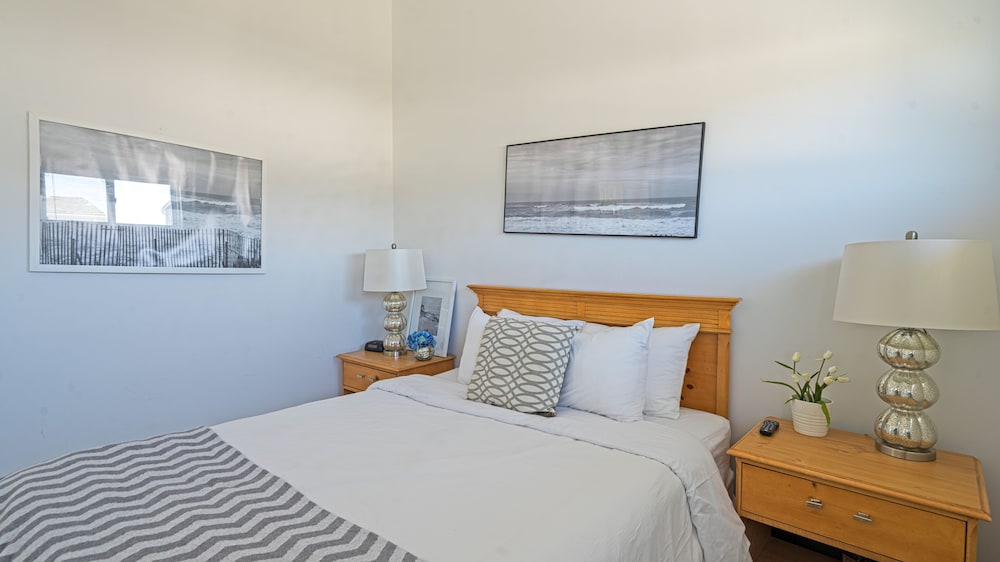 1 Bedroom Oceanfront Ocean View Rapallo photo 3