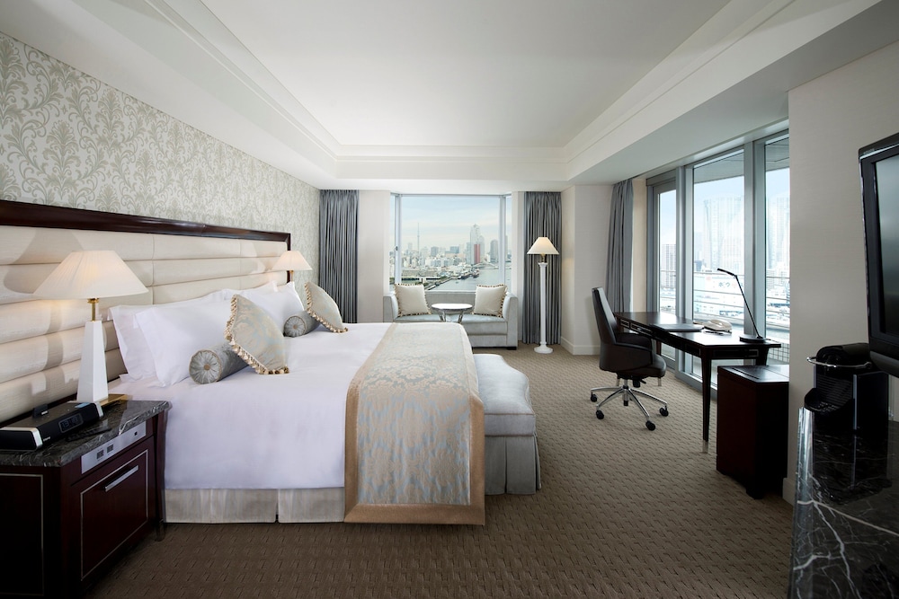 Junior Suite, 1 King Bed, River View (High Floor)