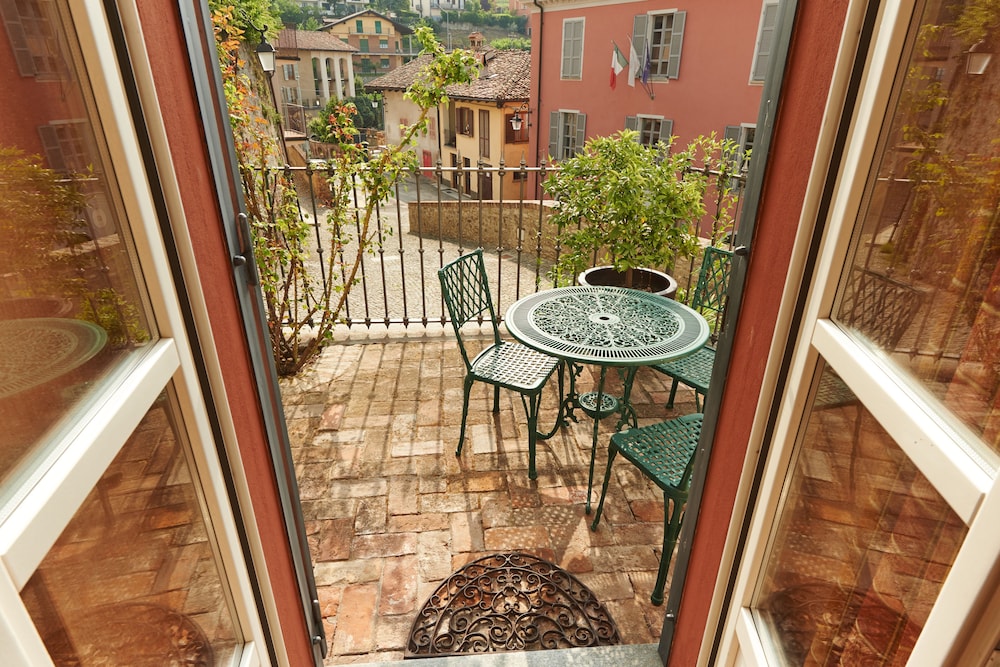 Family Suite, 1 Bedroom, Balcony, Valley View photo 3