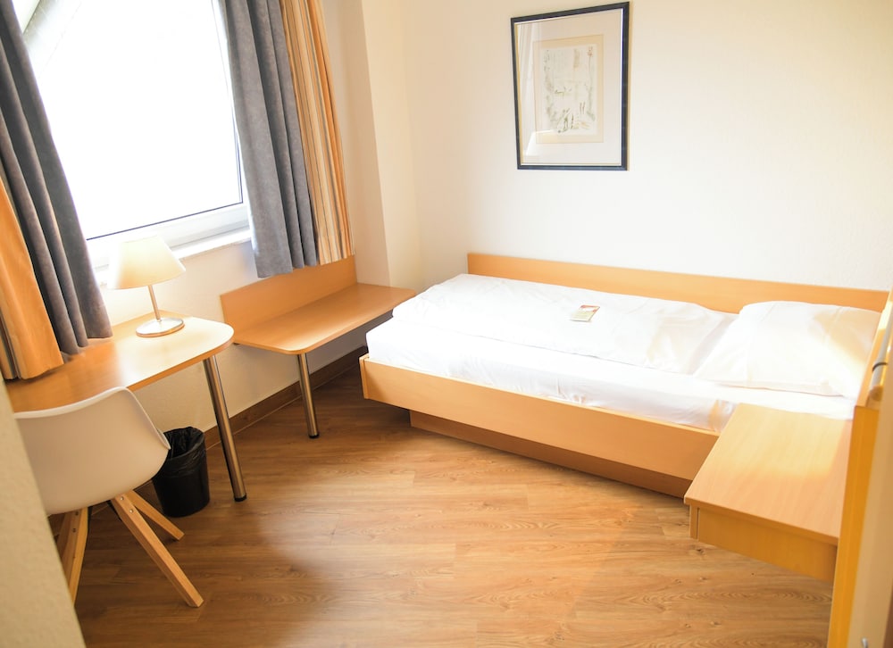 Single Room photo 3