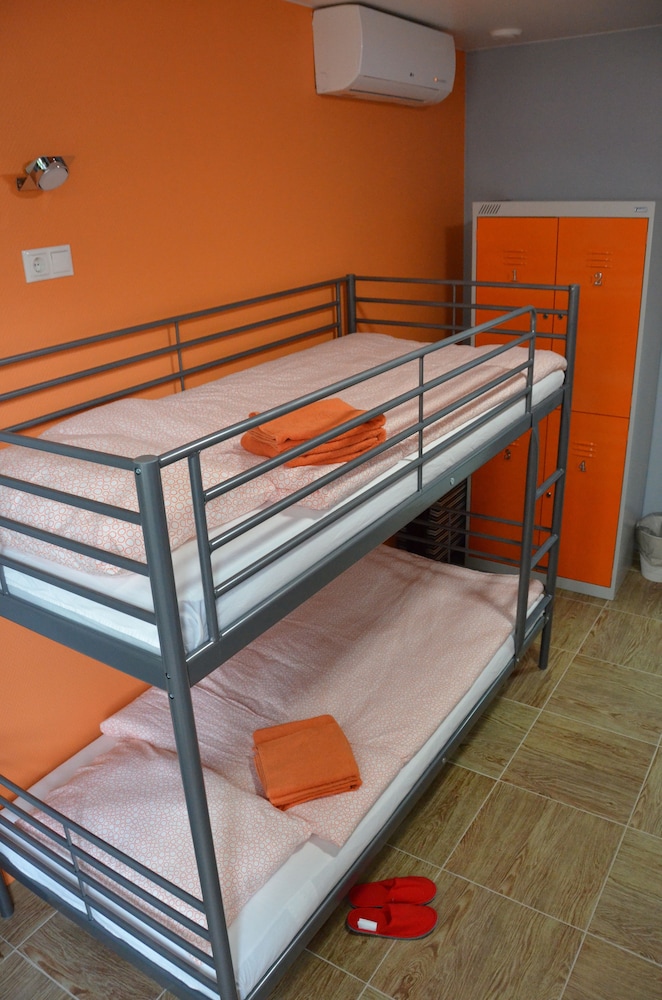 Shared Dormitory, Mixed Dorm (Bed in 4-Beds Mixed Dormitory) photo 3