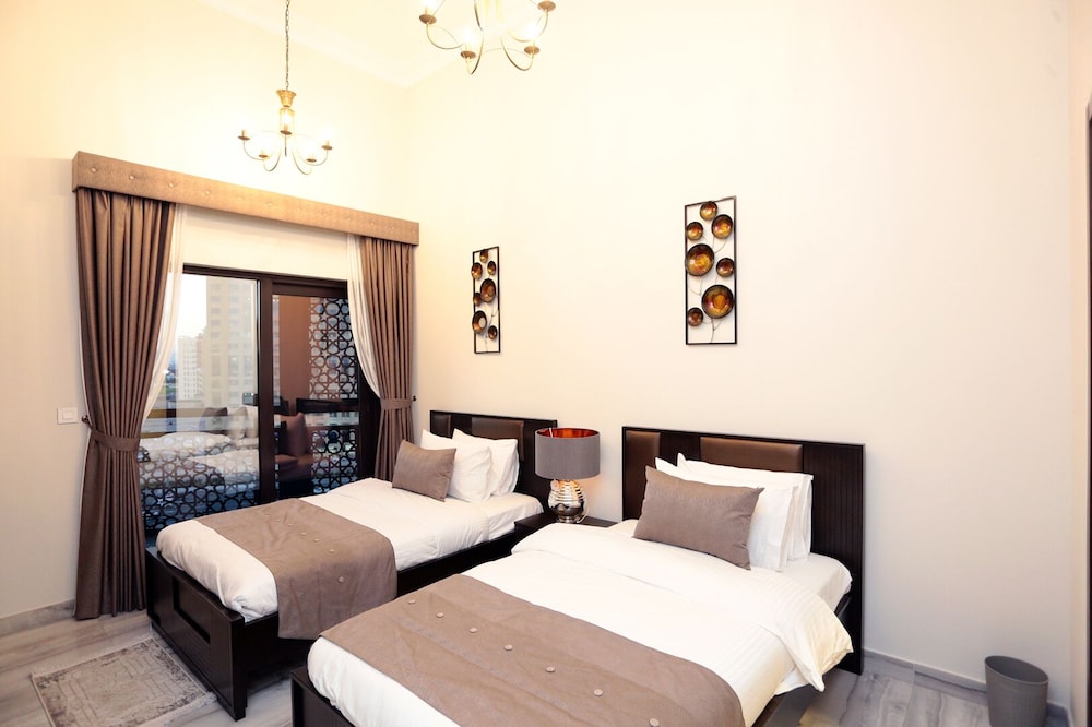 Luxury Apartment photo 3