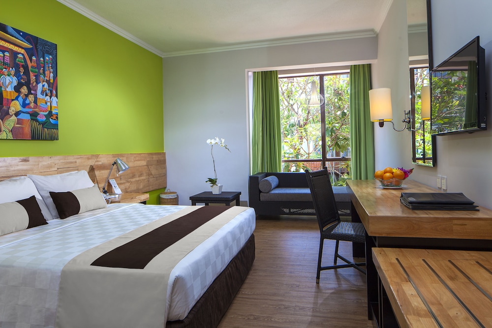 Room, Pool View - Photo 3