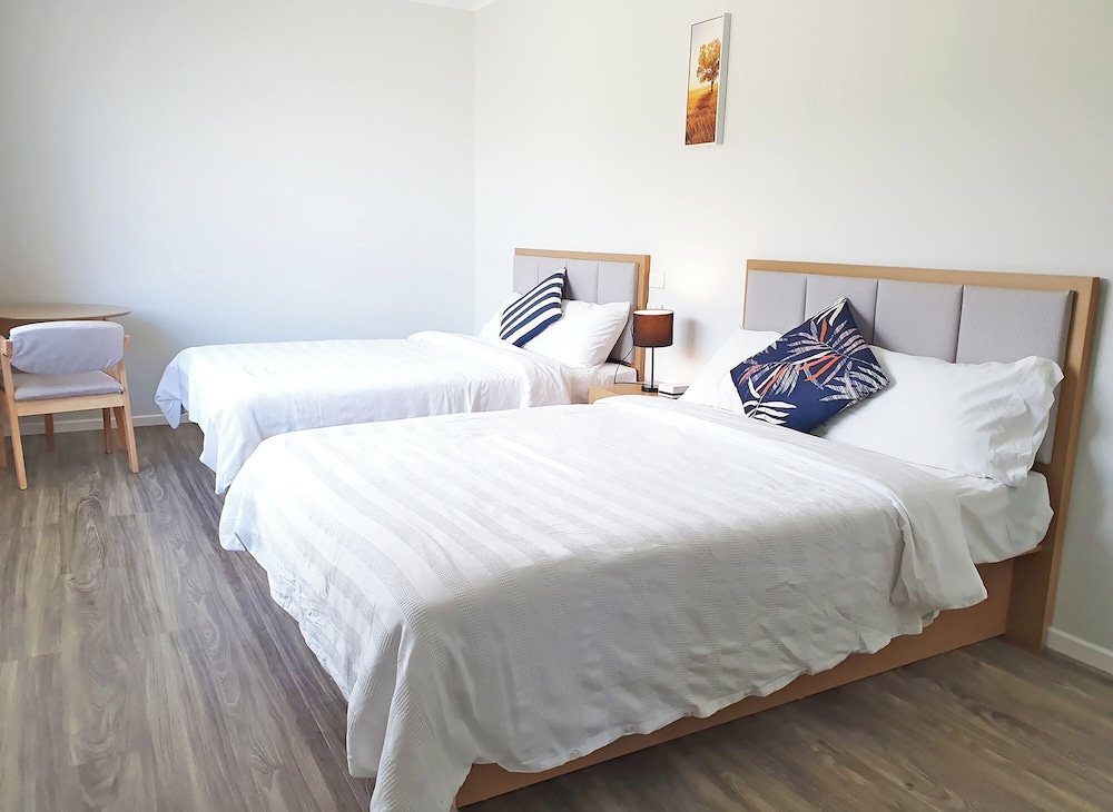 Grand Triple Room - Photo 2