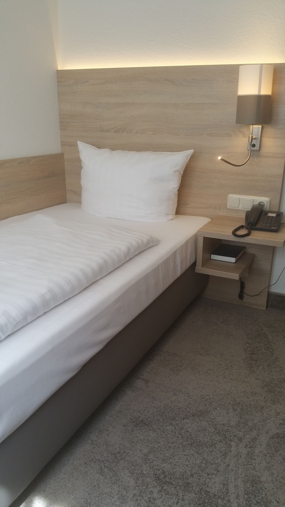 Single Room - Photo 11