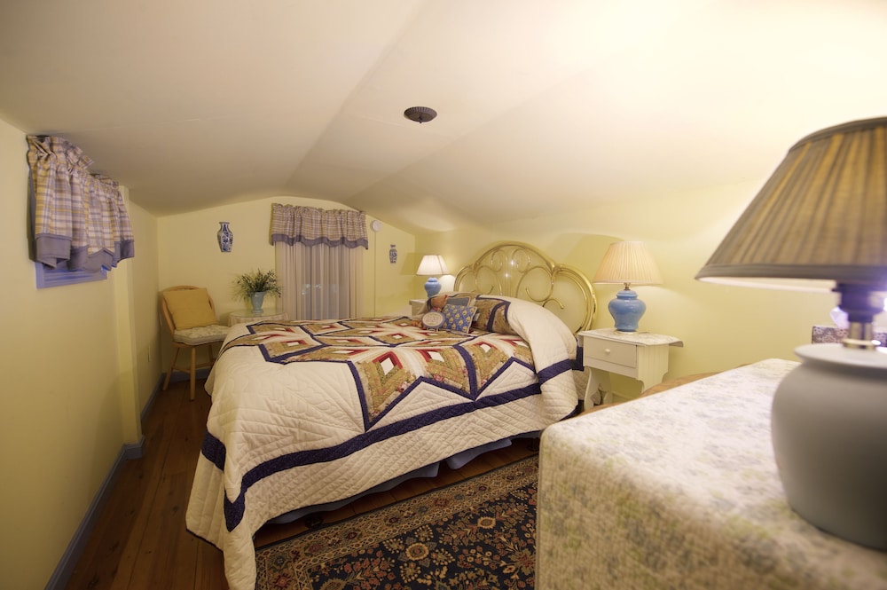 Cottage (Carriage House) photo 1