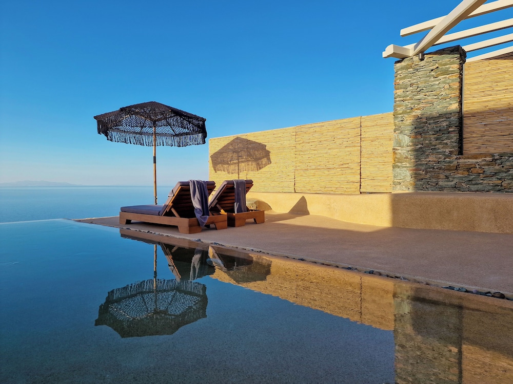 Luxury Studio Suite, Private Pool, Sea View