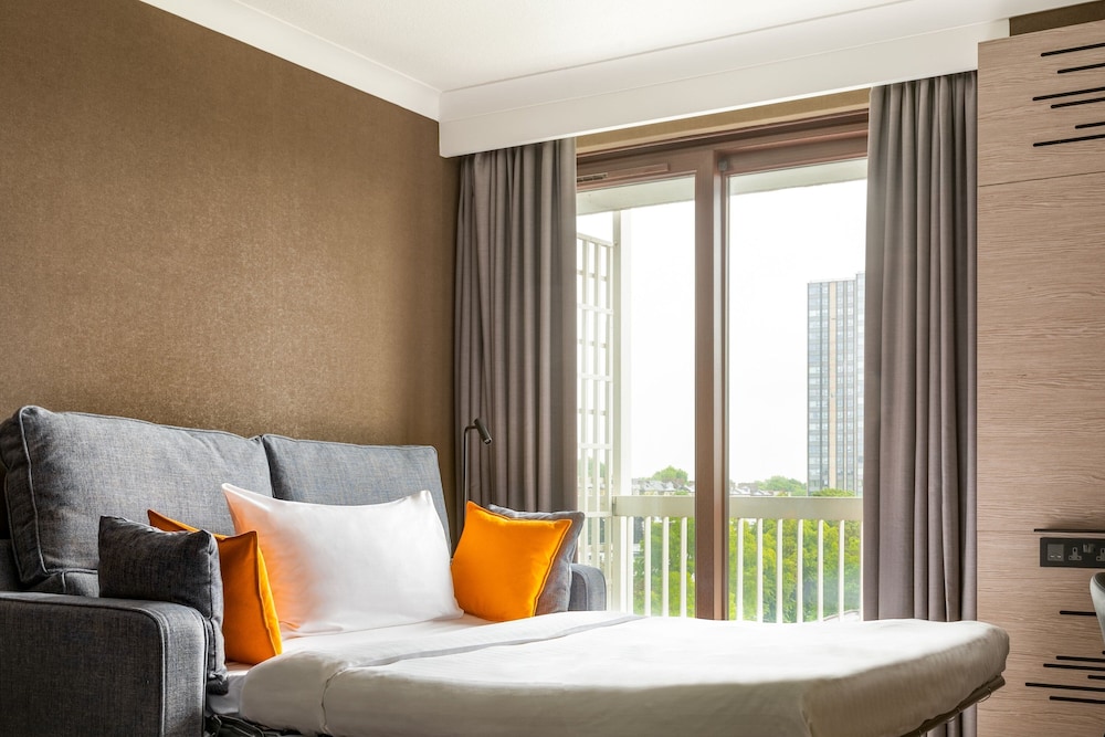 Junior Suite, 1 King Bed photo 2