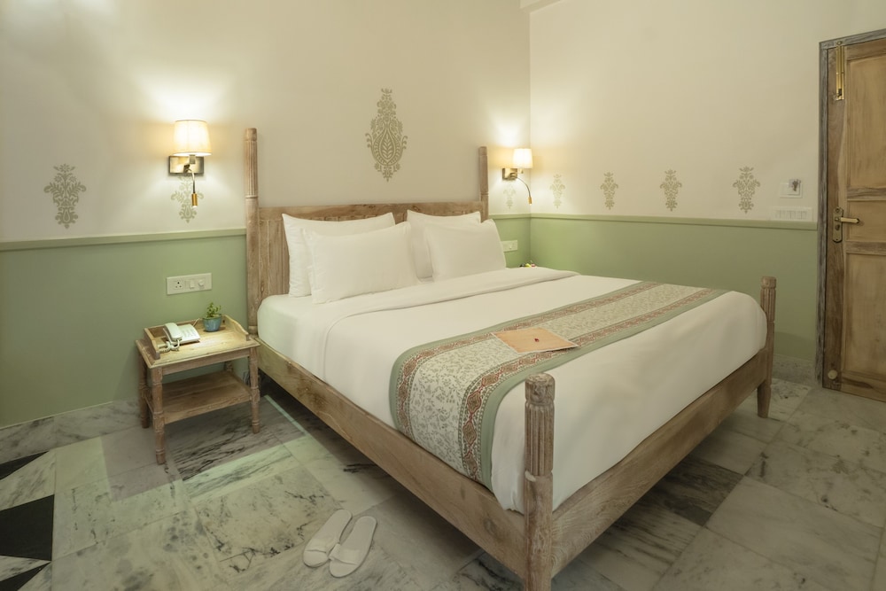 Upper Luxury - Photo 23