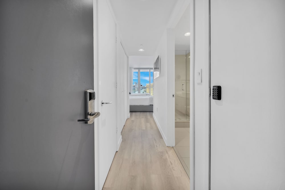 Comfort Studio, Microwave, Canal View photo 2