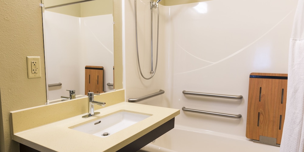Studio Suite, 1 Queen Bed, Accessible (Comm, Mobil Tub) - Photo 1