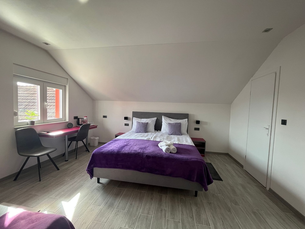 Comfort Room photo 2
