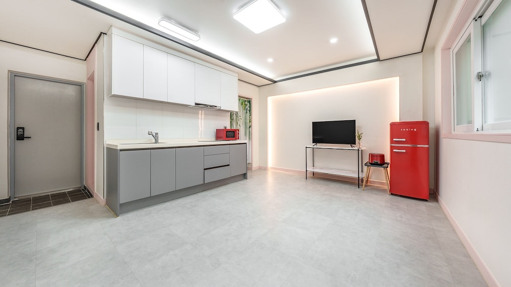 Basic Room, 1 Bedroom (Hill 2 (Mountain View))