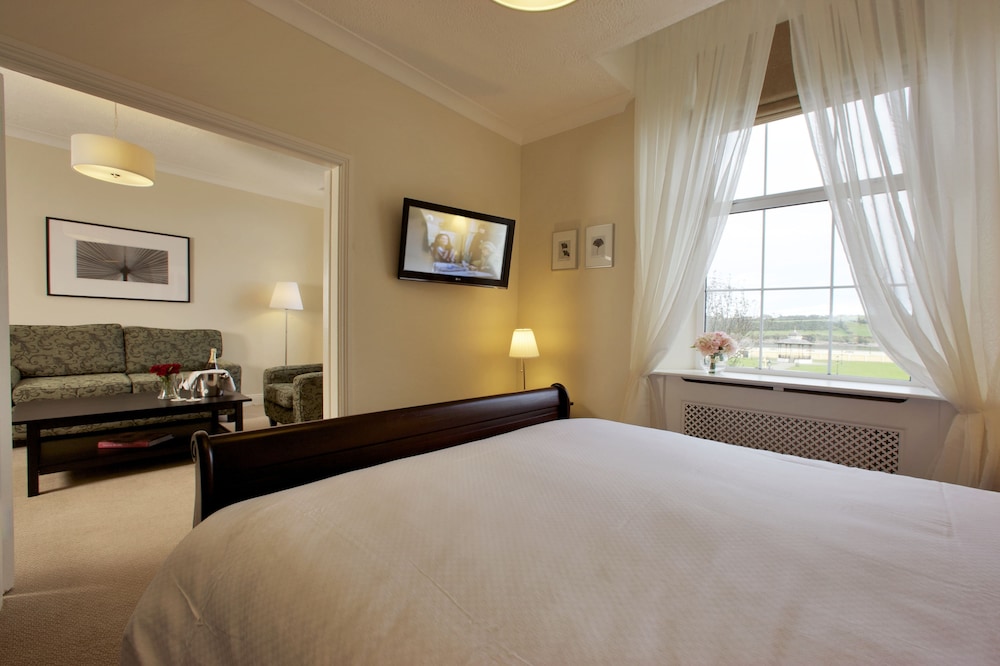 Deluxe Suite, 1 Queen Bed, Sea View