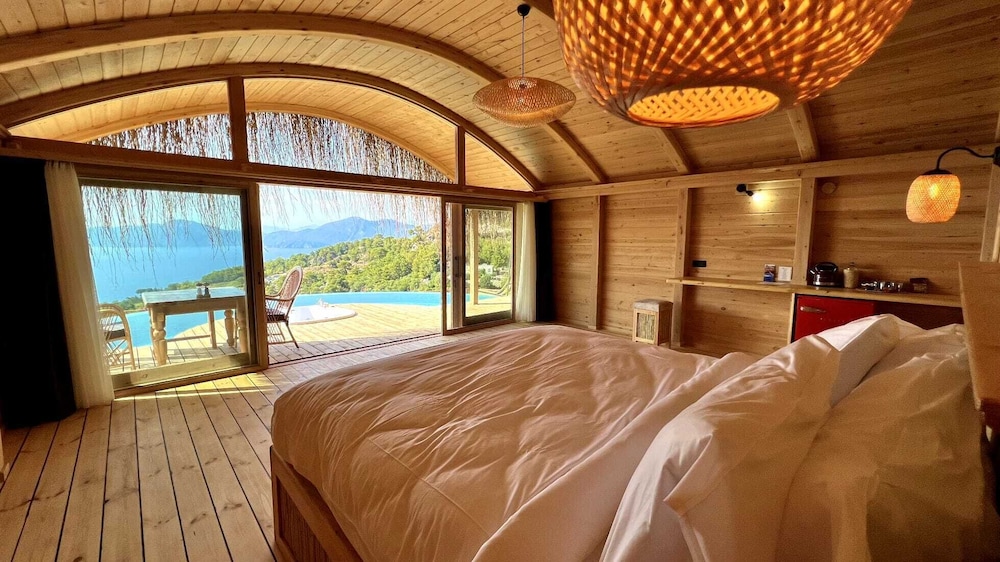 Mimoza ( Private Pool and Jacuzzi )