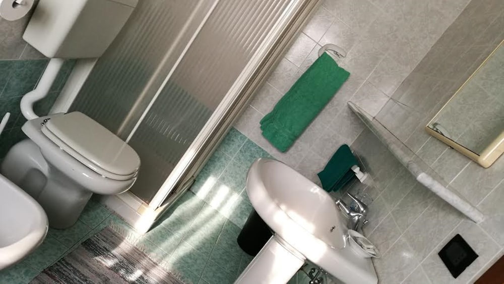 Single Room photo 3