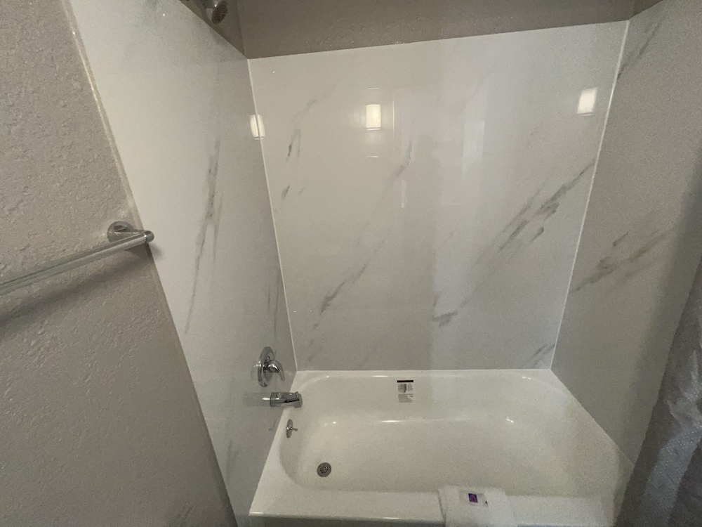 Standard Room, 1 Queen Bed, Non Smoking, Kitchenette - Photo 18