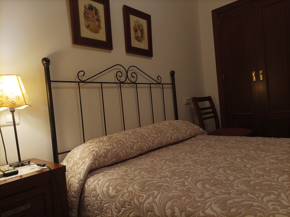 Standard Double or Twin Room, Courtyard View - Photo 1