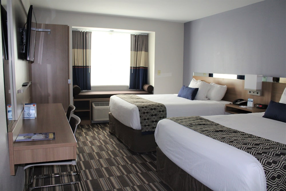 Room, 2 Queen Beds, Accessible, Non Smoking photo 3