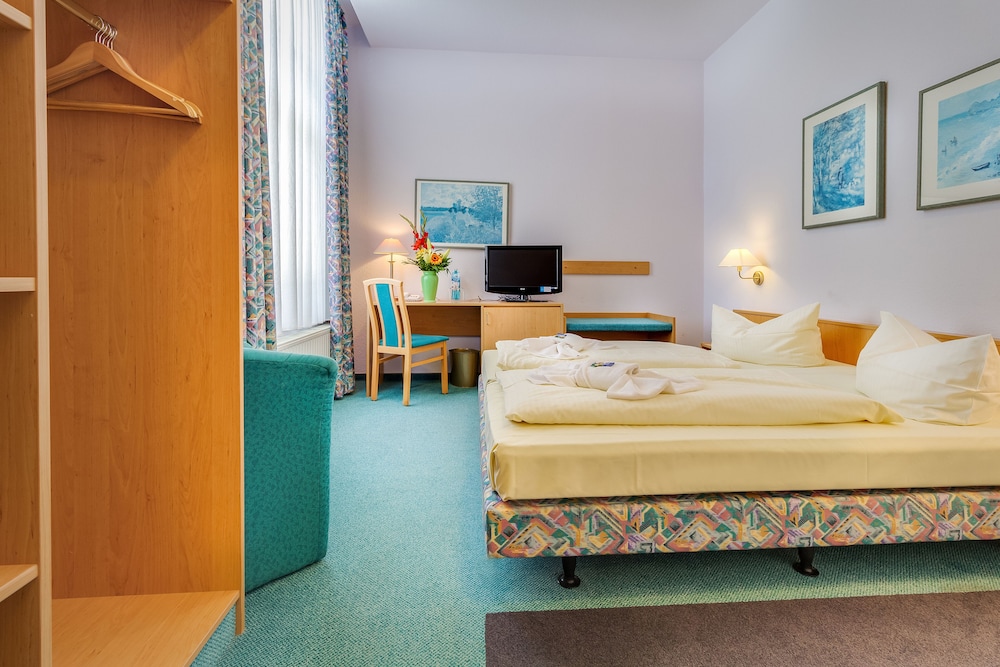 Standard Double Room - Photo 2