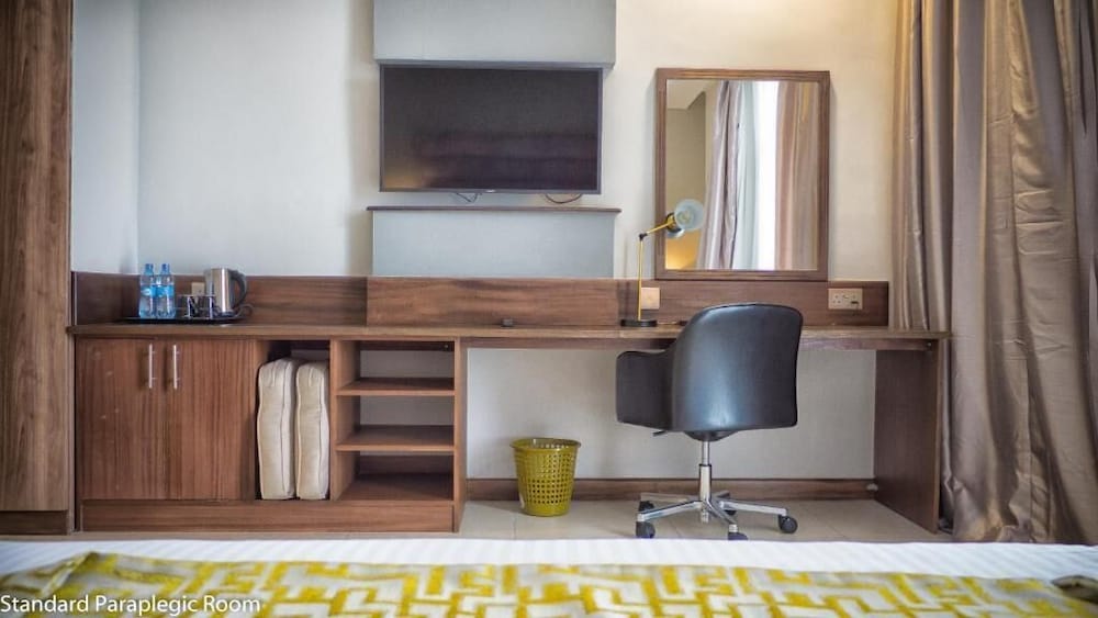 Standard Room, Mobility Accessible, Lake View photo 3
