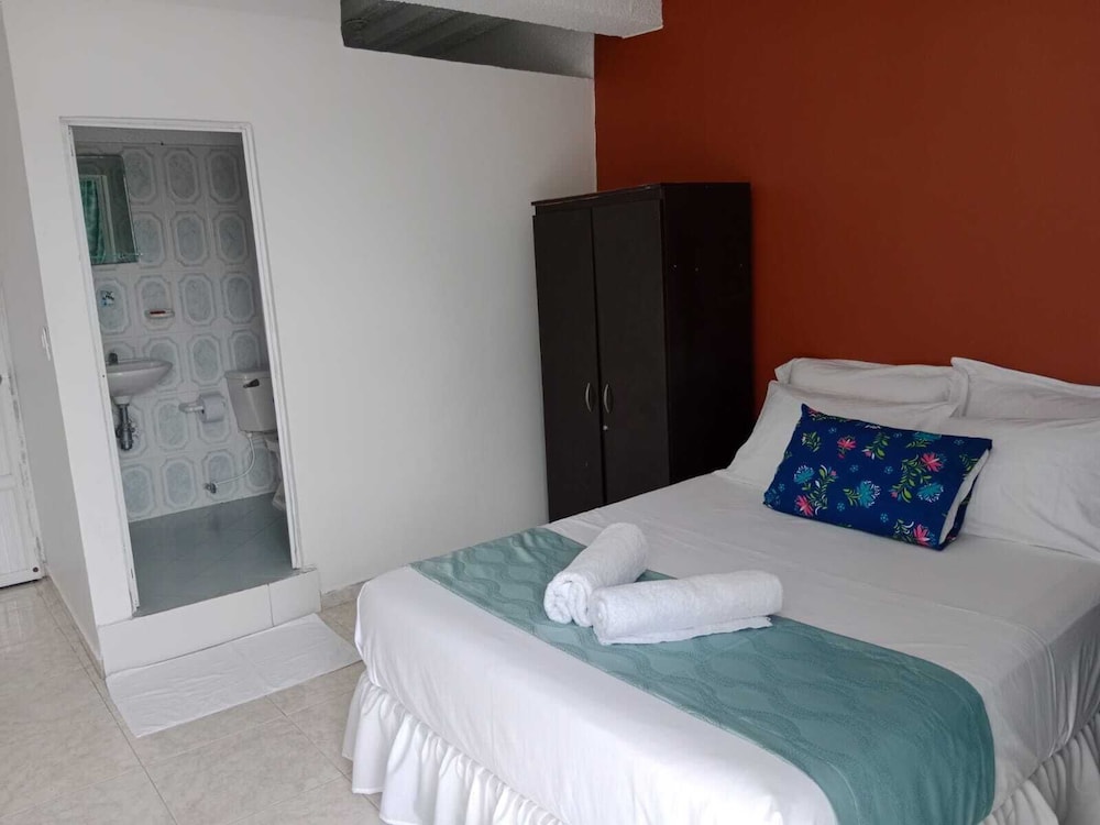 Standard Room, 1 Double Bed, Balcony, City View photo 3