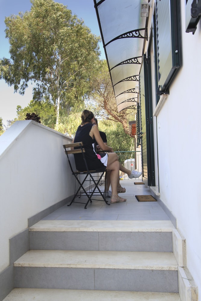 Luxury Apartment, 2 Bedrooms (Pet Friendly) photo 3