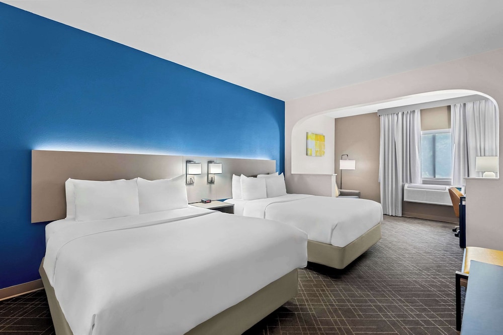 Suite, Multiple Beds, Non Smoking - Photo 1