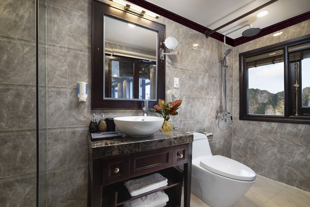 Senior Triple Suite Private Balcony thumbnail 5