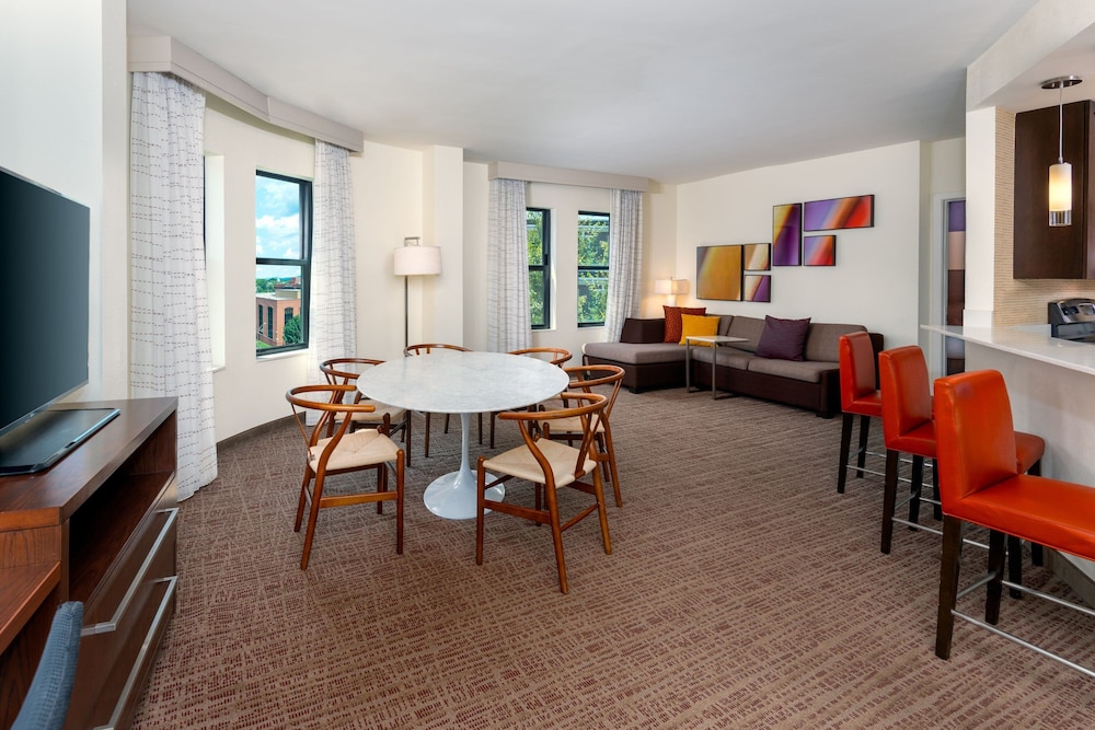 Suite, 2 Bedrooms, City View