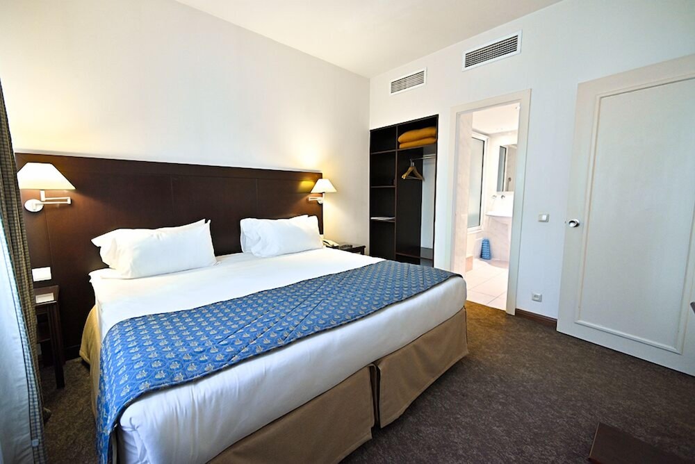 Junior Double or Twin Room photo 3
