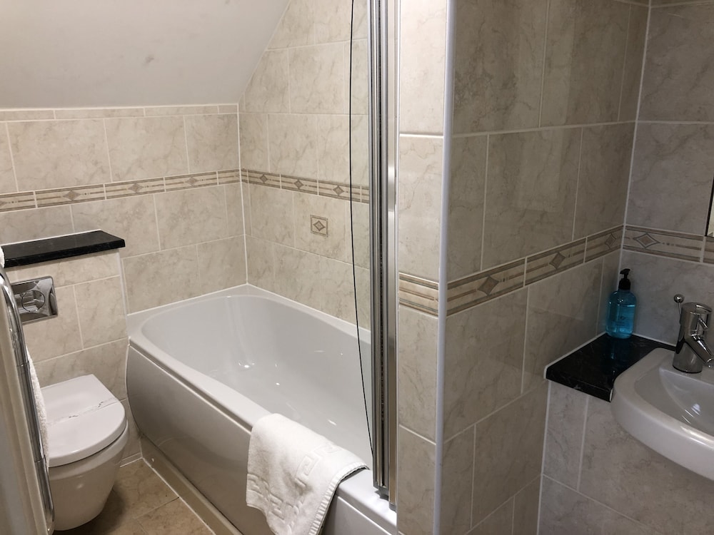 Superior Double Room, Ensuite - Photo 5