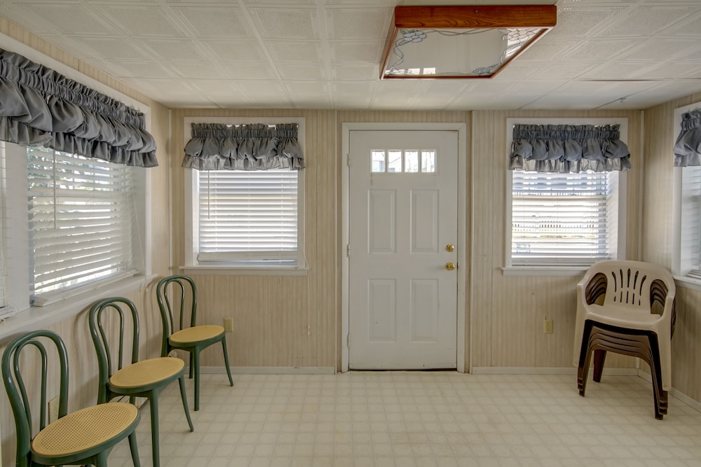 Apartment, 3 Bedrooms - Photo 5
