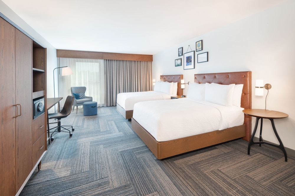 Suite, Multiple Beds - Photo 4