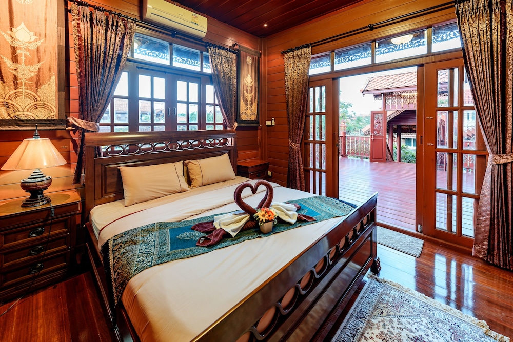 Lanna Villa, 3 beds 3BR - Poolside